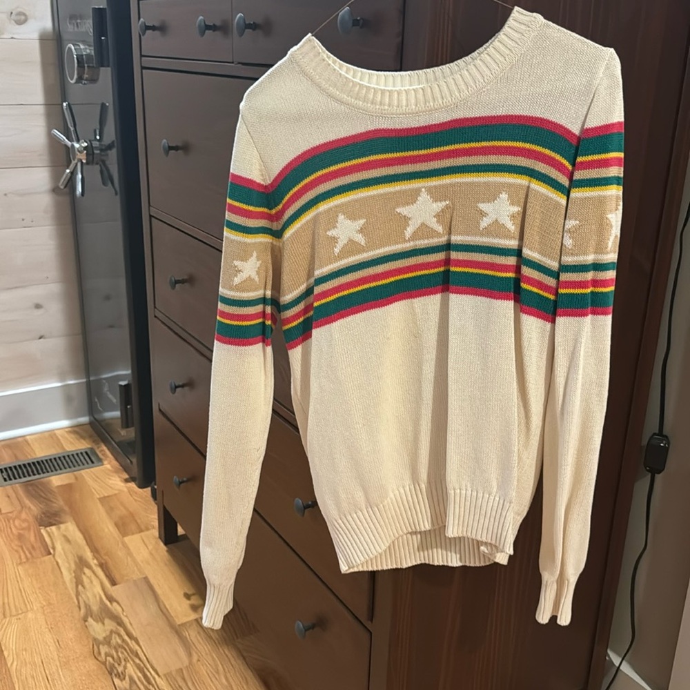 Perfect sweater for mountain weekend/ski weekend or casual